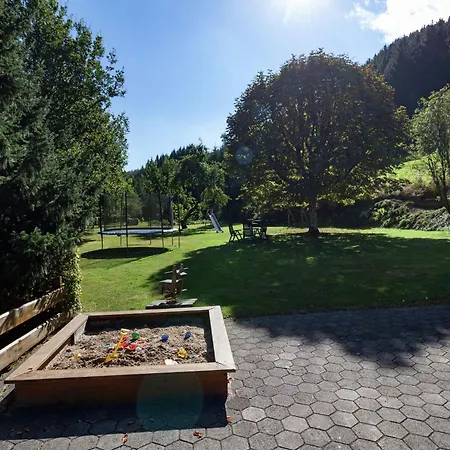 In Sauerland Nahe Winterberg Skifahren