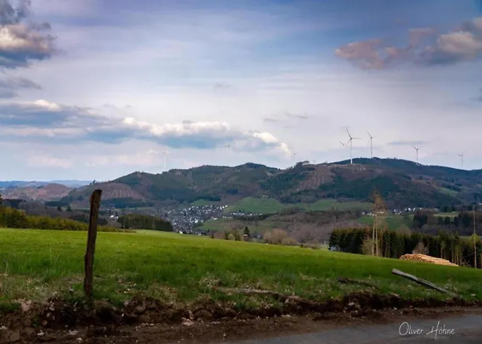 In Sauerland Nahe Winterberg Skifahren シュマレンベルク